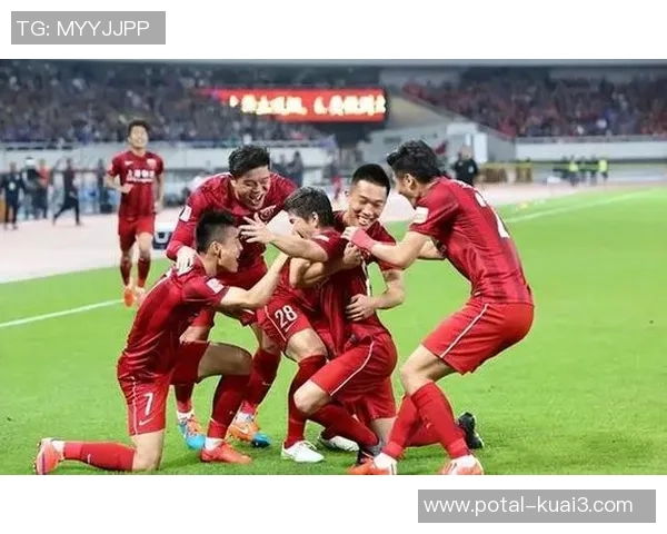 上港与苏宁激战正酣比赛结果揭晓引发球迷热议与期待 上港与苏宁激战正酣比赛结果揭晓引发球迷热议与期待