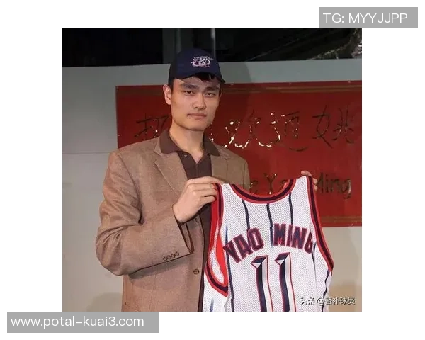 姚明在火箭对阵老鹰的比赛中狂砍41分展现传奇风采